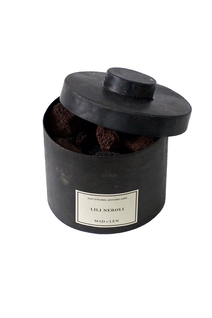 Pot Pourri d'Apothicaire BLACK LAVA ROCK - LILI NEROLI - 300g