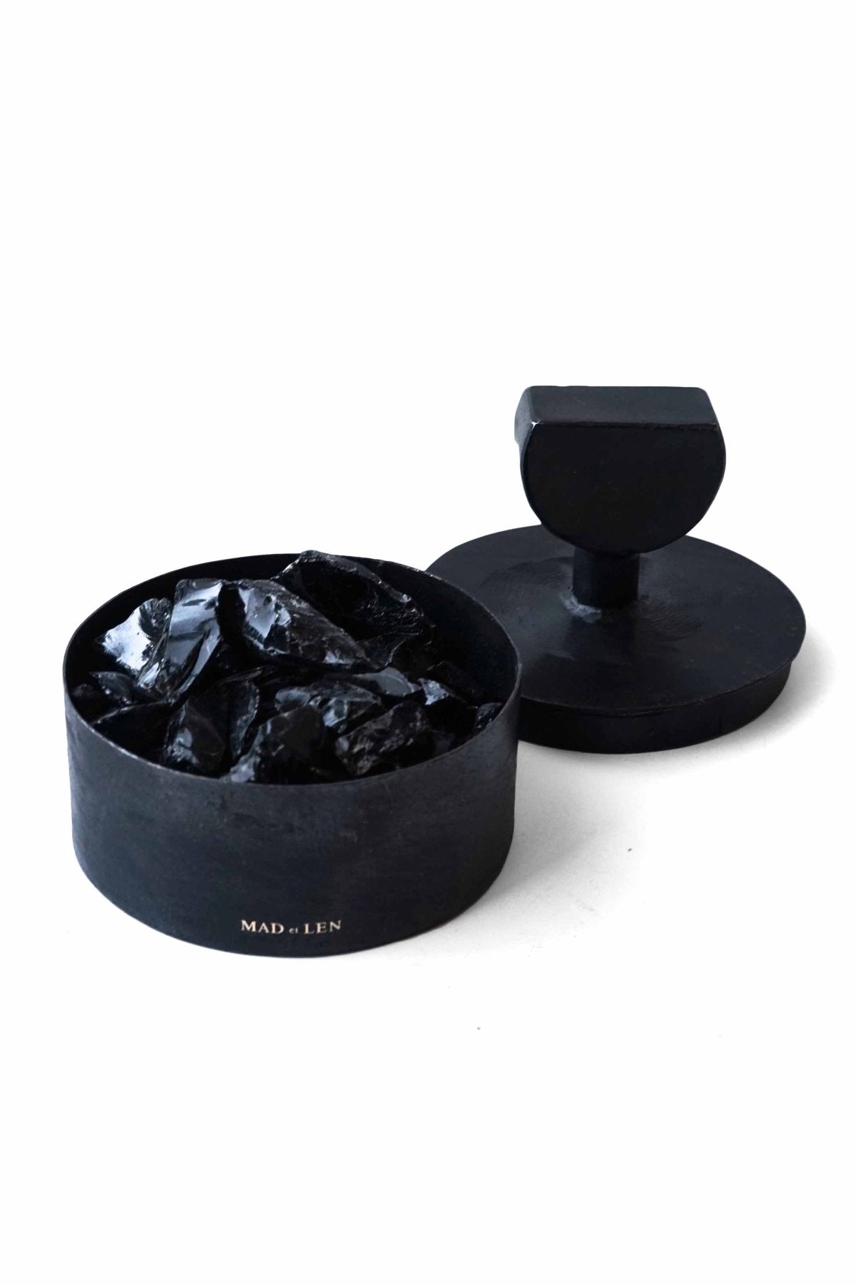 OUTRE BLACK HALFMOON TOTEM medium