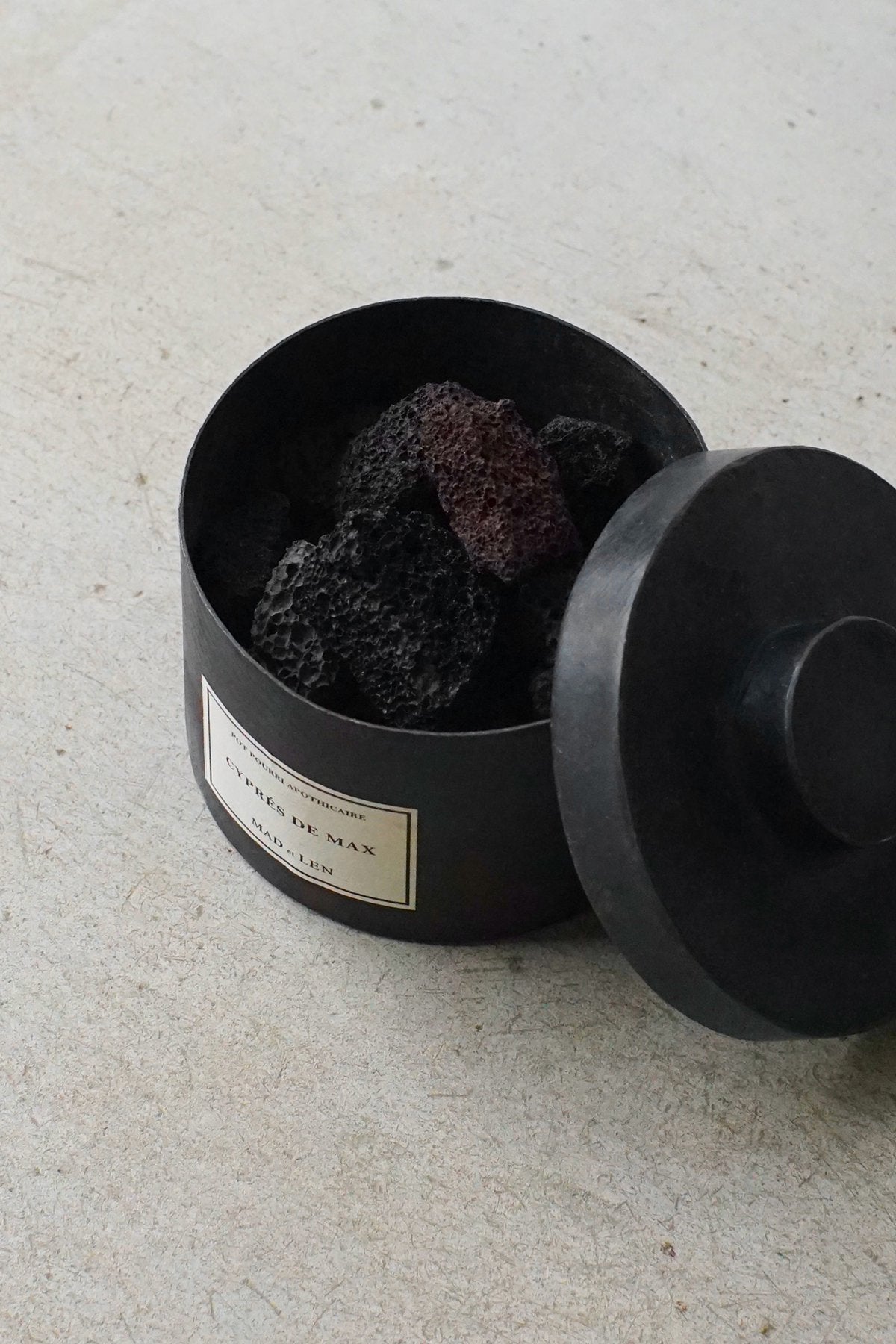 Pot Pourri d'Apothicaire BLACK LAVA ROCK - SPIRITUELLE - 300g